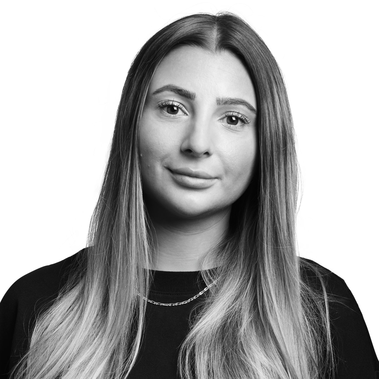 Linnea Rustemi Kontakt.