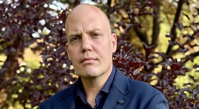 Gustav Kallen Rod Beskuren 2025 960X.