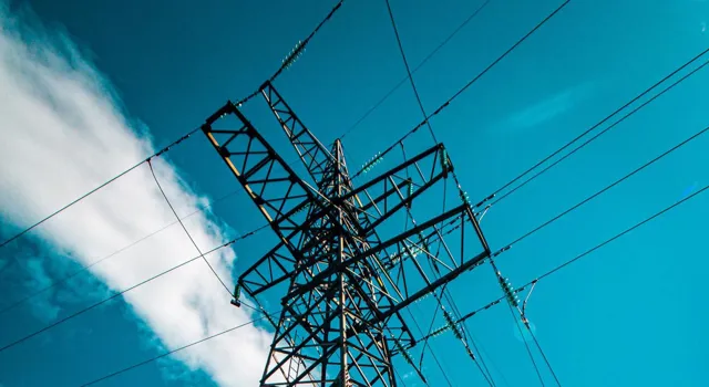 högspänningspyloner.