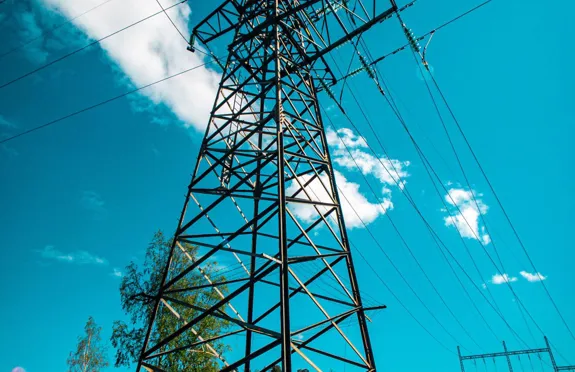 högspänningspyloner.