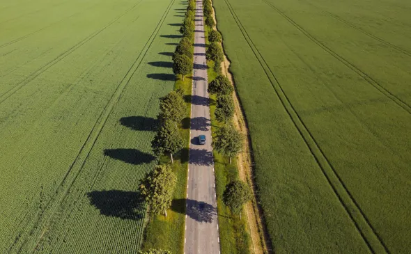 landsväg från ovan.